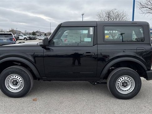 New 2025 Ford Bronco Base image 6