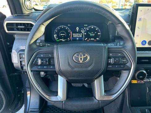 Used 2025 Toyota 4Runner Trailhunter image 13