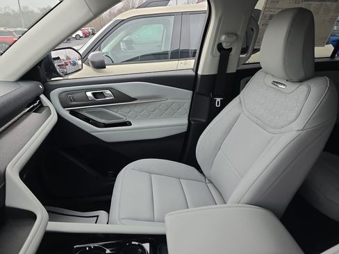 New 2026 Ford Explorer Platinum w/ LUX Leather Package image 11