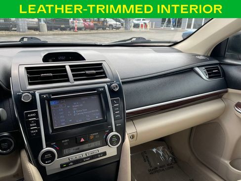 Used 2012 Toyota Camry XLE w/ Leather Pkg FWD image 18