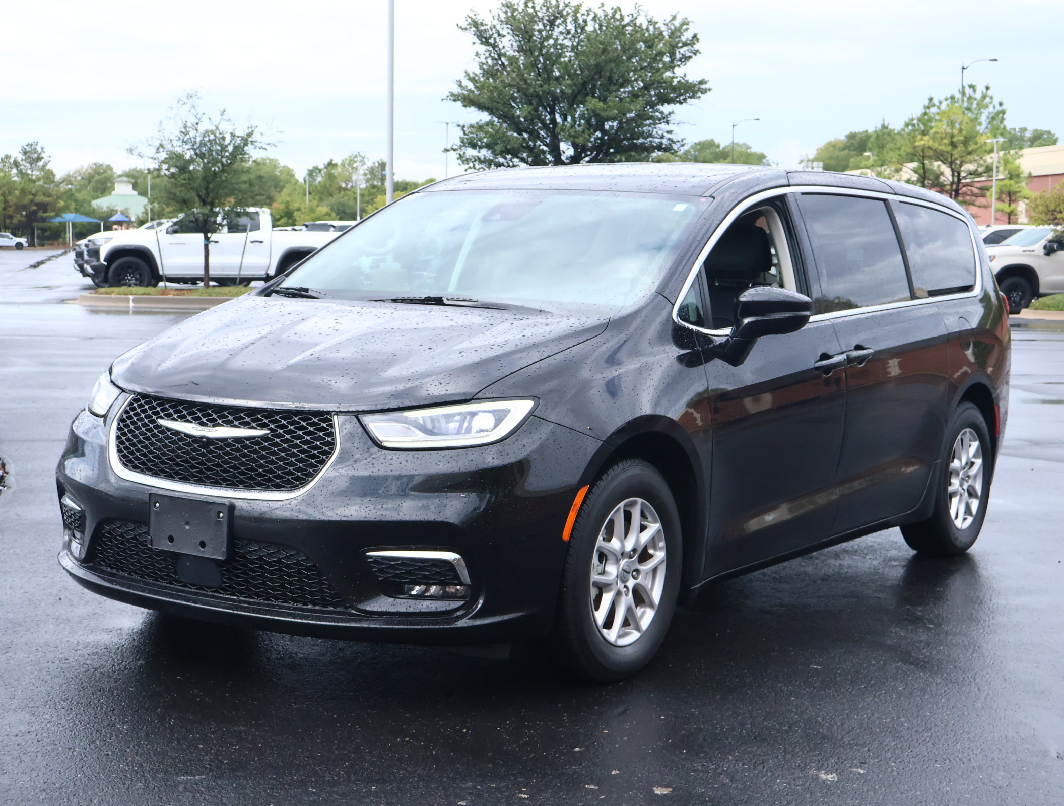 Used 2024 Chrysler Pacifica Touring-L FWD image 34