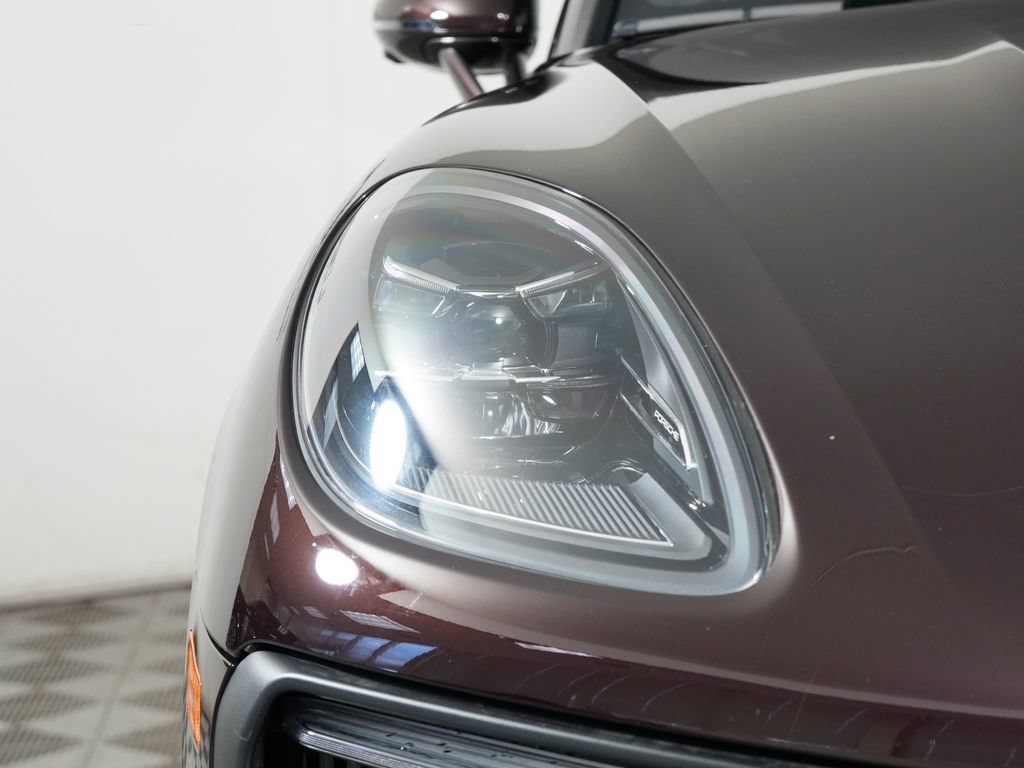 Certified 2026 Porsche Macan S AWD/4WD image 11