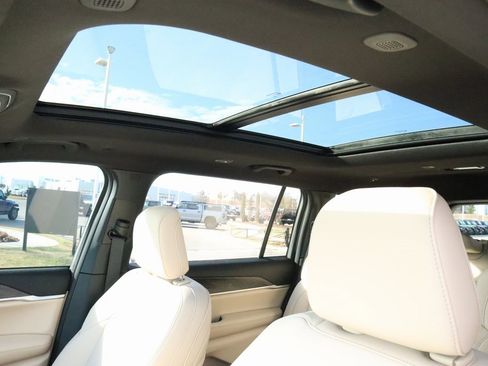 New 2025 Jeep Grand Cherokee L Limited image 17