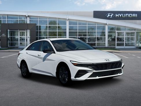 New 2026 Hyundai Elantra Sport FWD image 11
