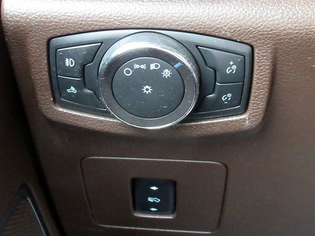 Used 2015 Ford F150 King Ranch w/ Equipment Group 601A Luxury AWD/4WD image 26