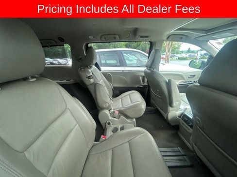 Used 2019 Toyota Sienna XLE FWD image 5