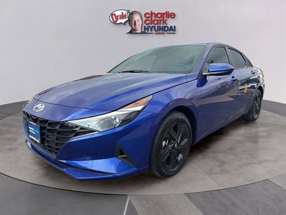 Certified 2023 Hyundai Elantra SEL w/ Cargo Package