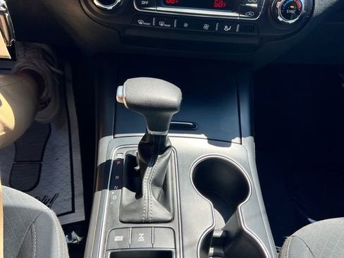 Used 2019 Kia Sorento LX image 20