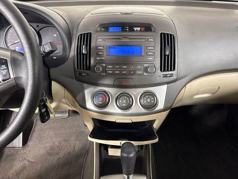 Used 2010 Hyundai Elantra GLS FWD image 20