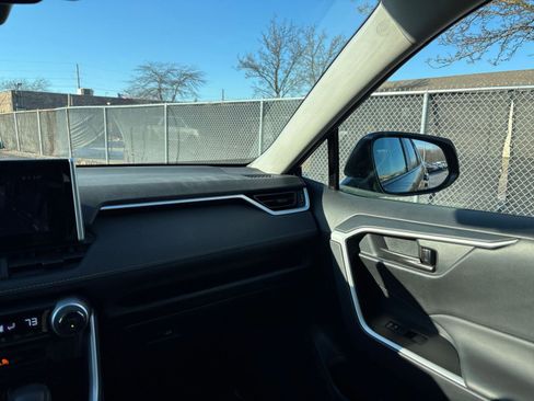 Used 2025 Toyota RAV4 LE image 34