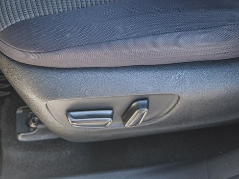 Used 2021 Toyota Highlander L FWD image 22