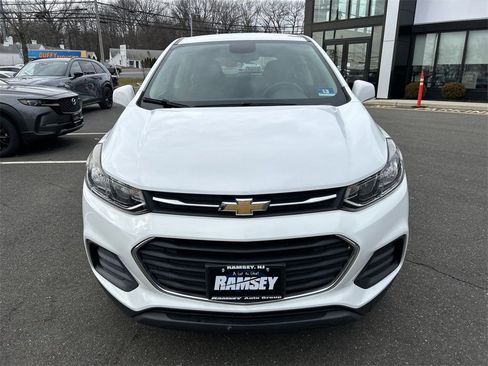 Used 2018 Chevrolet Trax LS image 3