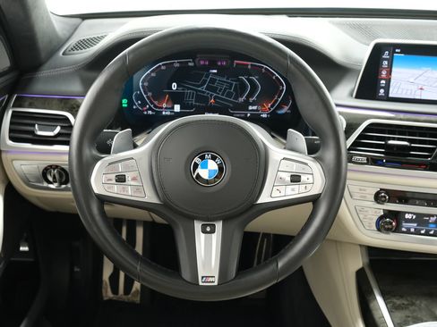 Used 2022 BMW 750i xDrive w/ Executive Package AWD/4WD image 12