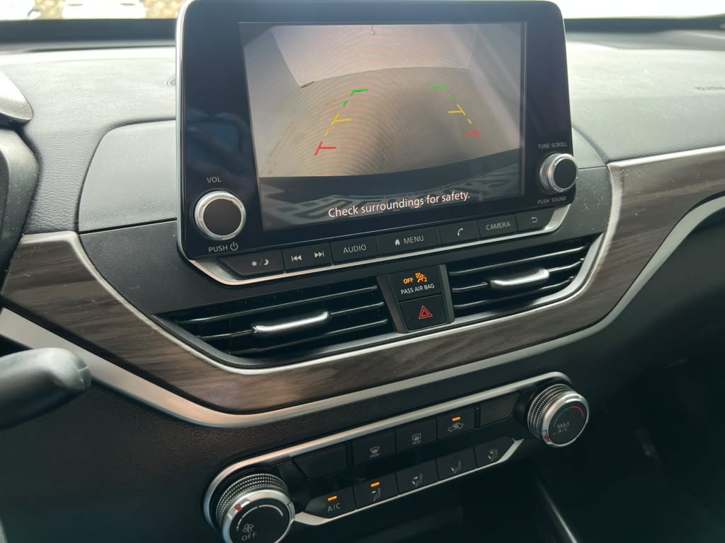 Used 2023 Nissan Altima 2.5 SV FWD image 17