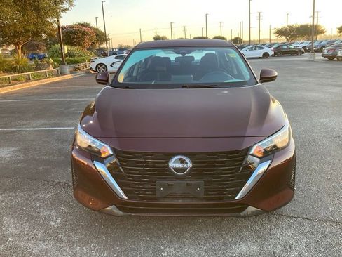 Used 2025 Nissan Sentra SV FWD image 2