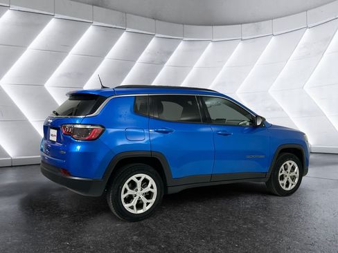 Used 2024 Jeep Compass Latitude AWD/4WD image 4