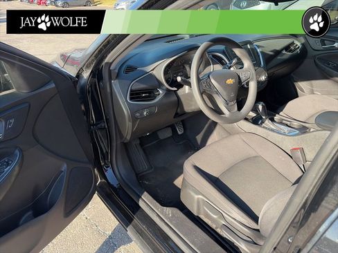 Used 2017 Chevrolet Malibu LS FWD image 10