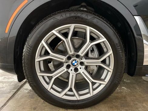 Used 2025 BMW X7 xDrive40i w/ Premium Package AWD/4WD image 32