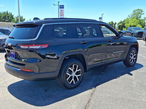 Used 2025 Jeep Grand Cherokee L Limited AWD/4WD image 6