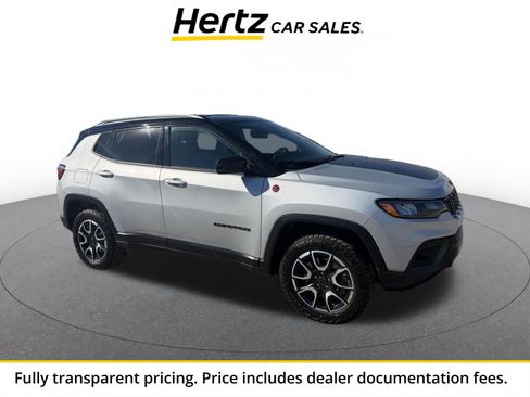 Used 2025 Jeep Compass Trailhawk AWD/4WD image 1