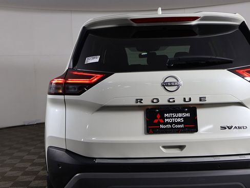 Used 2023 Nissan Rogue SV w/ SV Premium B Package image 15