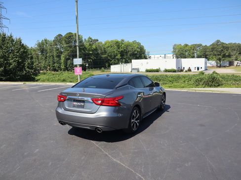 Used 2018 Nissan Maxima Platinum FWD image 12