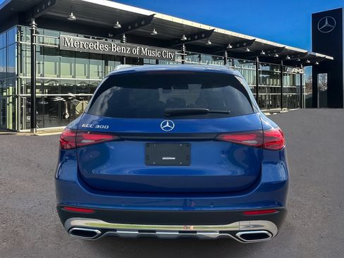 Certified 2025 Mercedes-Benz GLC 300 image 4