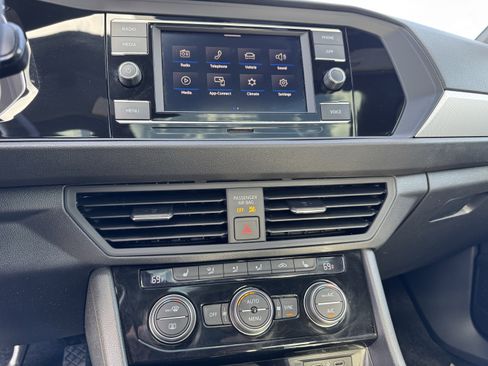 Used 2021 Volkswagen Jetta R-Line image 24