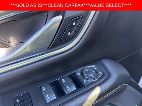 Used 2021 GMC Yukon XL SLT w/ SLT Premium Package image 11