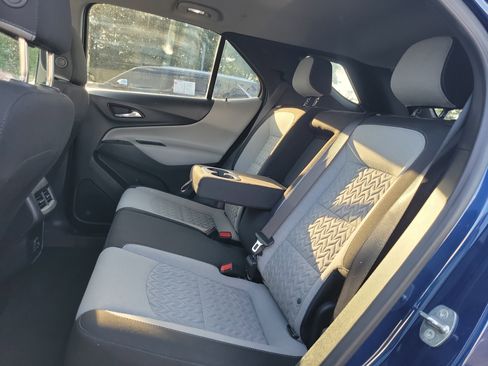 Used 2022 Chevrolet Equinox LT w/ Driver Convenience Package image 13