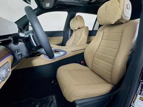 New 2026 Mercedes-Benz GLS 580 4MATIC image 17