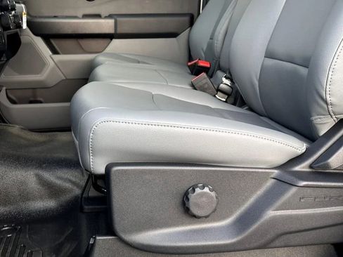 New 2025 Ford F550 4x4 Regular Cab Super Duty w/ XL Chrome Package image 16