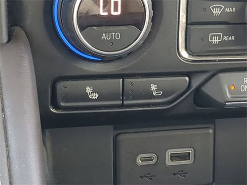 Used 2021 Chevrolet Suburban LT w/ LT Signature Package image 29