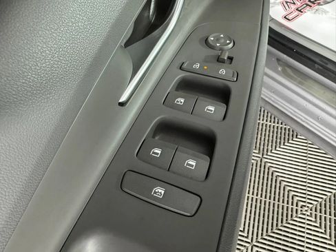 Used 2025 Hyundai Elantra Sport image 37