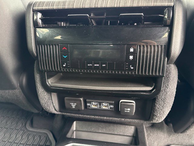 Used 2024 Jeep Wagoneer Series II AWD/4WD image 18