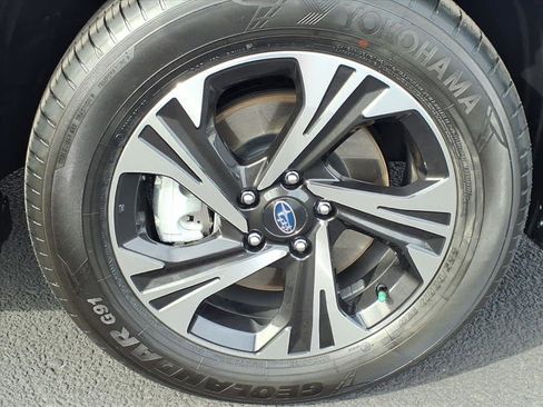 Used 2025 Subaru Crosstrek 2.0i Premium w/ Convenience Package #2 image 10