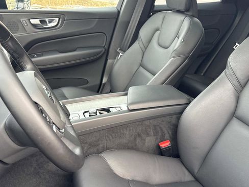 Certified 2025 Volvo XC60 B5 Plus image 21