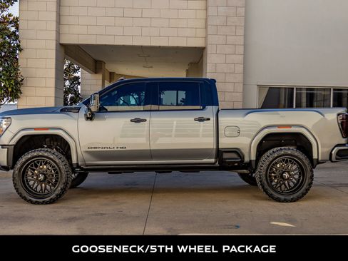 Used 2025 GMC Sierra 2500 Denali Ultimate image 6