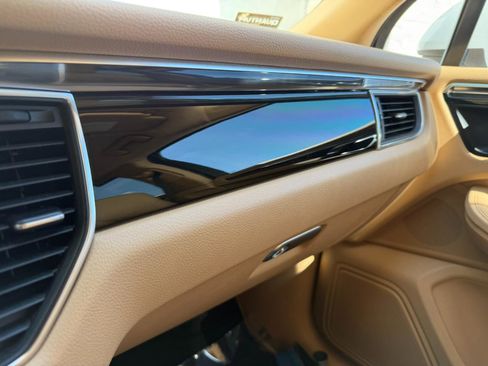 Used 2015 Porsche Macan S image 37