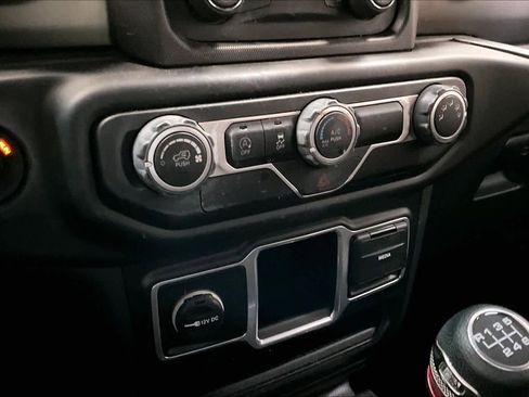 Used 2018 Jeep Wrangler Unlimited Sport image 36