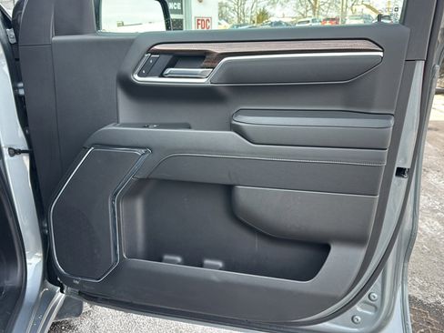 Used 2025 Chevrolet Silverado 1500 LT image 16