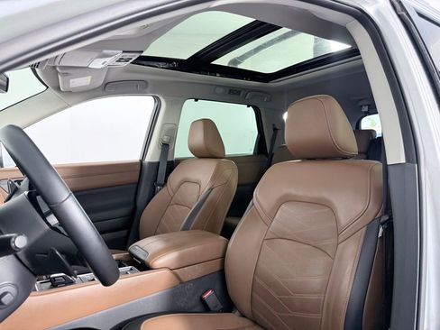 Used 2025 Nissan Pathfinder Platinum w/ Cargo Package FWD image 13