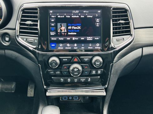 Used 2022 Jeep Grand Cherokee Laredo X image 18