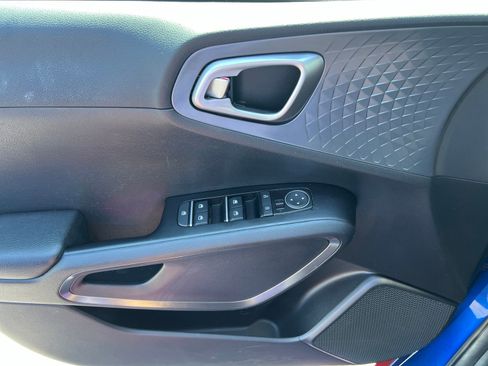 Used 2021 Kia Soul GT-Line FWD image 17