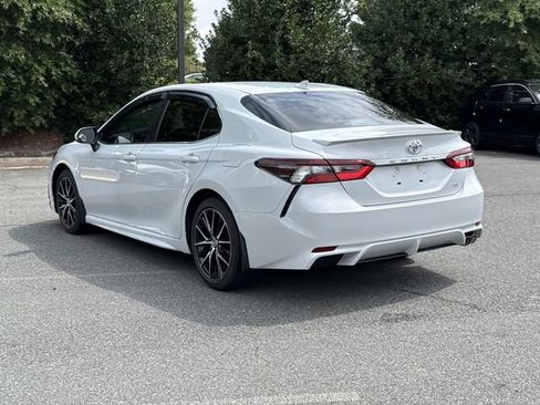 Used 2023 Toyota Camry SE FWD image 4