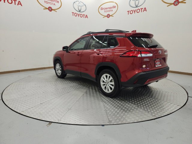 Used 2024 Toyota Corolla Cross LE FWD image 6