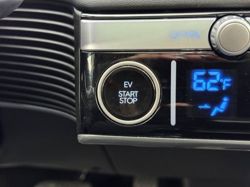 Used 2022 Hyundai Ioniq 5 Limited image 23