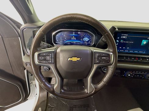 Used 2022 Chevrolet Silverado 1500 LT w/ Convenience Package II image 13