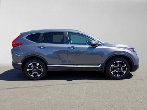 Used 2018 Honda CR-V Touring image 2