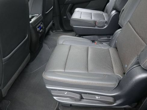 Used 2023 Chevrolet Tahoe High Country w/ Premium Package 2 AWD/4WD image 23